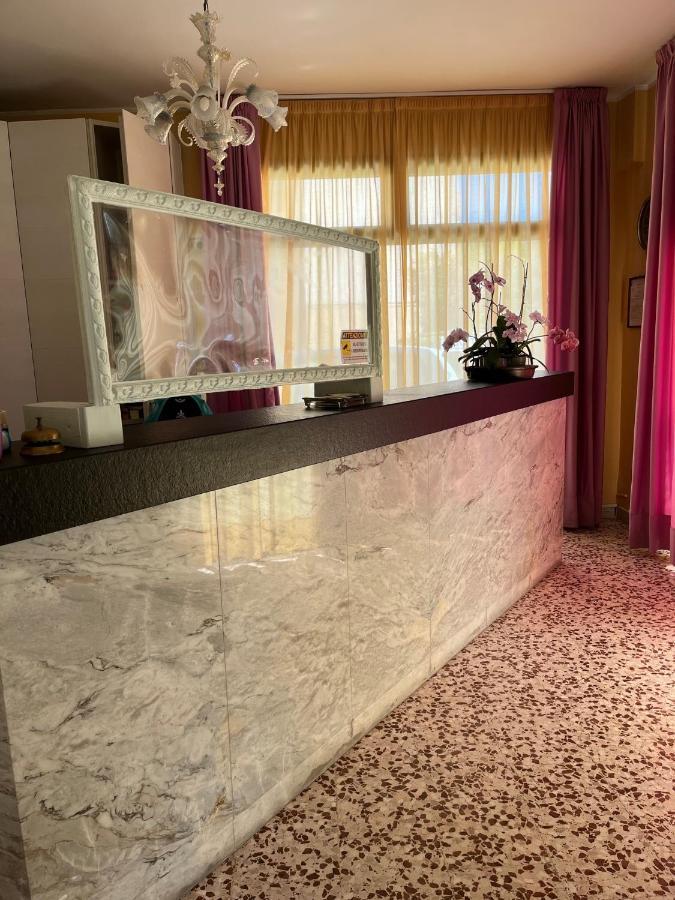 Hotel Astor 모데나 외부 사진